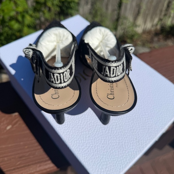 Christian Dior Slingback Pump - Picture 6 of 12